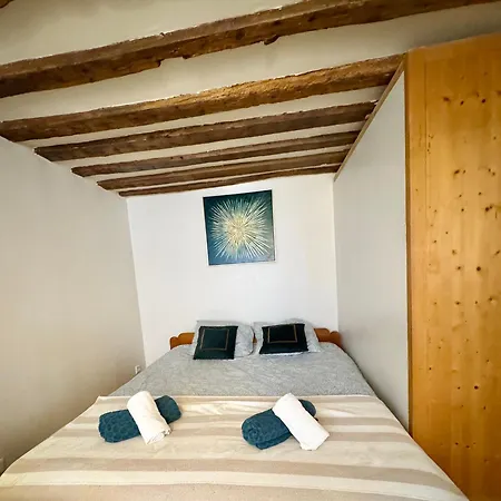 Cosy Flat Heart Of *